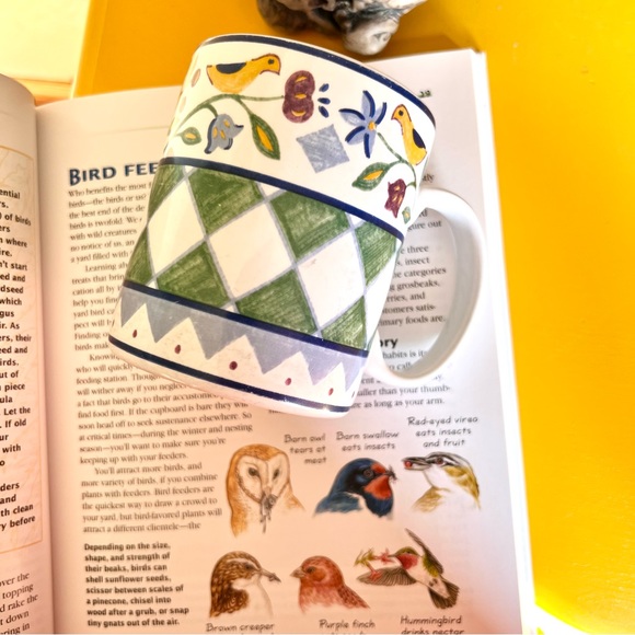 Vintage Coventry Bird Mugs and Hardcover Attracting Birds Book Set of 3 - Picture 3 of 9